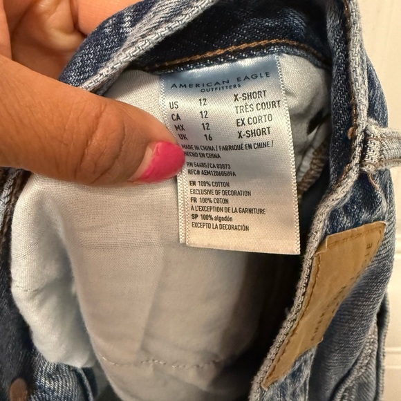 American Eagle High Waist Girlfriend Jean Extreme Distressed Blue 12 X-Short - Picture 6 of 8